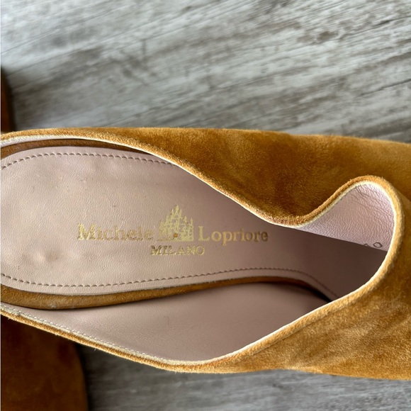 Michele Lopriore Suede Tan Mules Slip On Block Heels Italy 
EU Size 40 US 9 - Picture 5 of 8